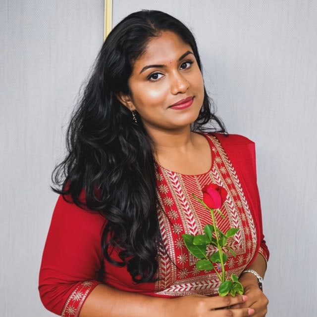 Portrait of Oviya Kumaran, founder of Beauty Canvas by Ov.